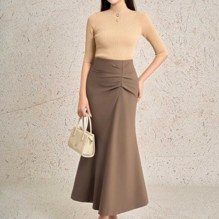 FAT9561 - High-quality wool sweater with round neck and fashionable stone embellished body with stylish pockets - Elzoria