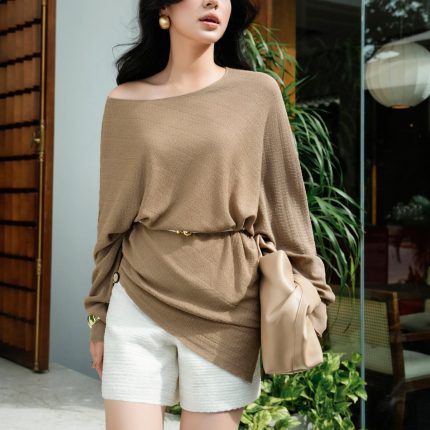 FOL578 - High-end sweater with crew neck, batwing sleeves and fashionable asymmetrical hem - Elzoria